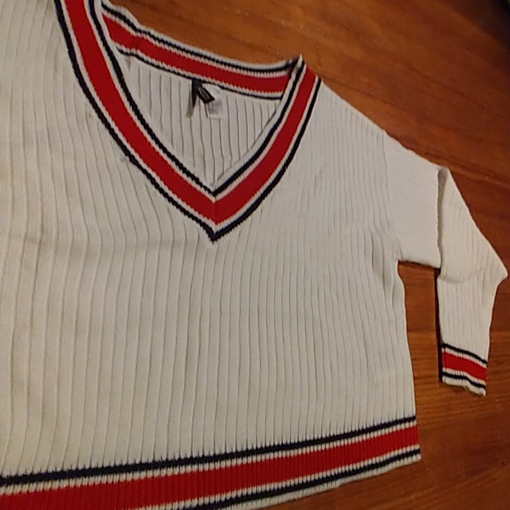 White sweater - Picture 4 of 4